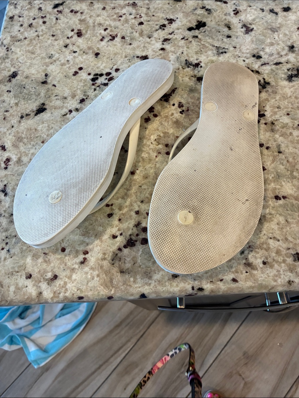 Tory Burch Ivory Logo Flip Flop Sandals - Picture 3 of 4